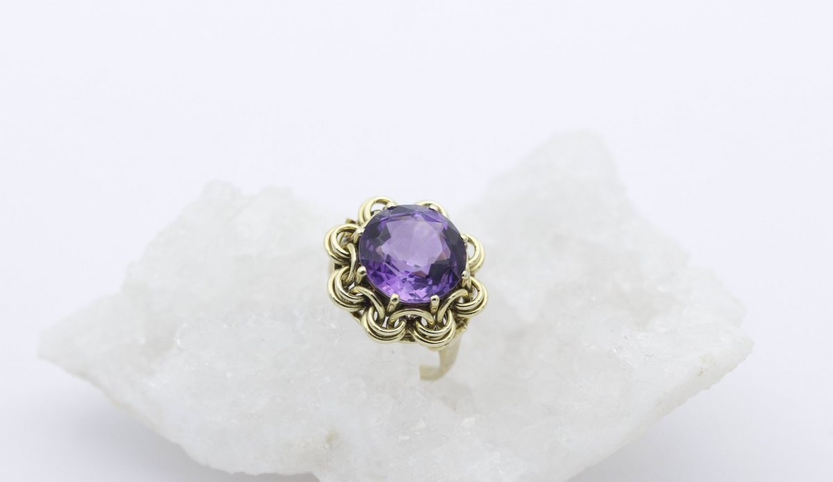 Schöner Amethyst Ring aus 585 / 14 Karat Gelbgold | Gr. 56