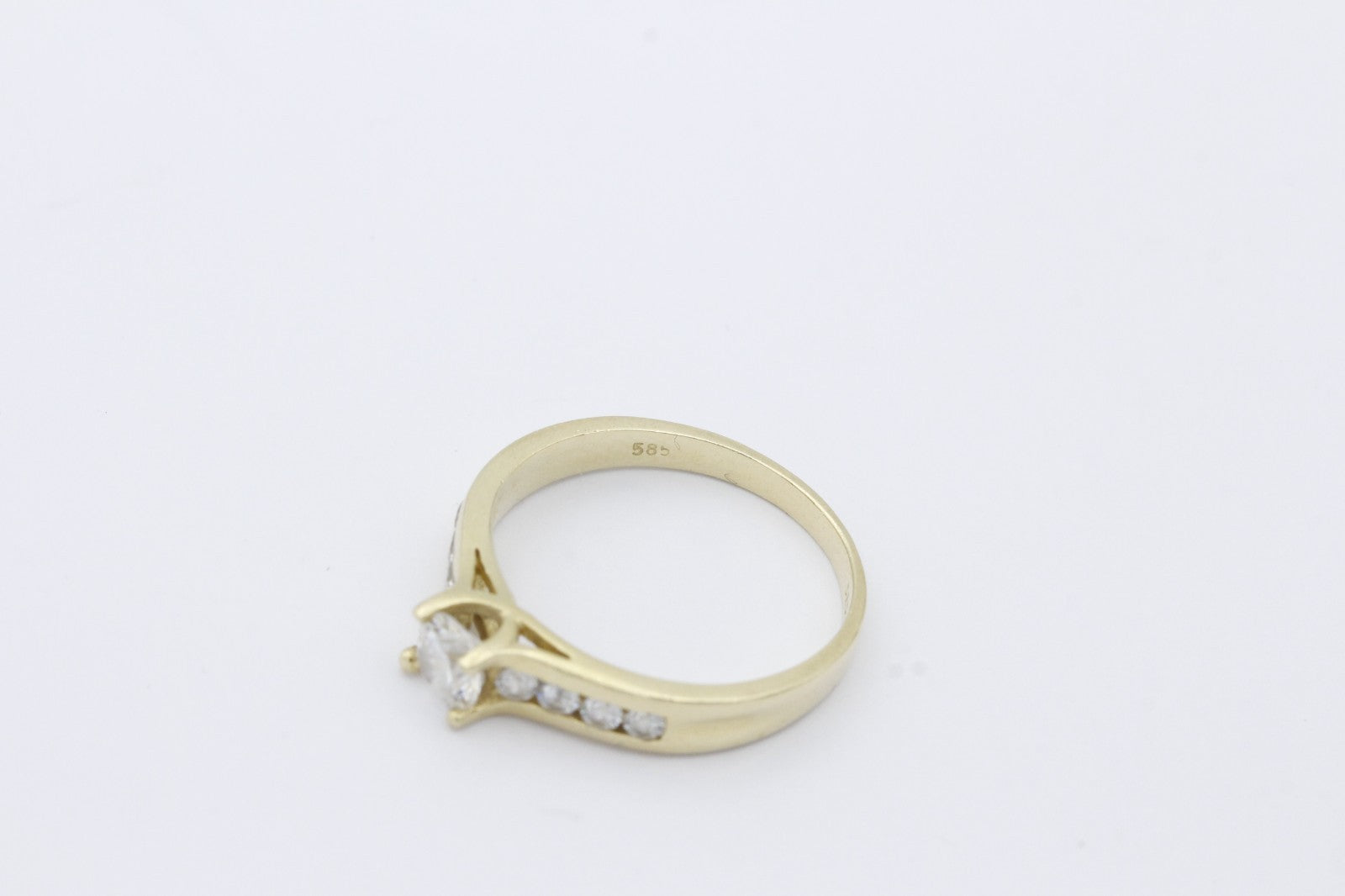 Schöner Damen 585er / 14 Karat Goldring mit Zirkonia – Elegantes Design