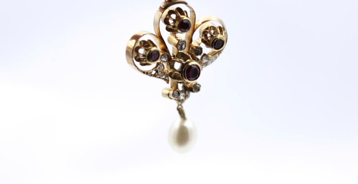 Prächtiger Antiker Jugendstil Anhänger in 585 Gold mit Rubinen Diamanten & Perle