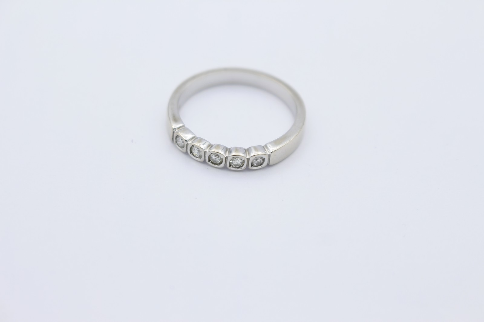 CHRIST Diamantring 585 Weißgold 14 Karat Halb Memoire Ring 5 Diamanten | Gr. 55