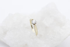 Schöner Damen Solitär Ring aus 585er Gelbgold mit ein Brillant ca. 0,32 ct.