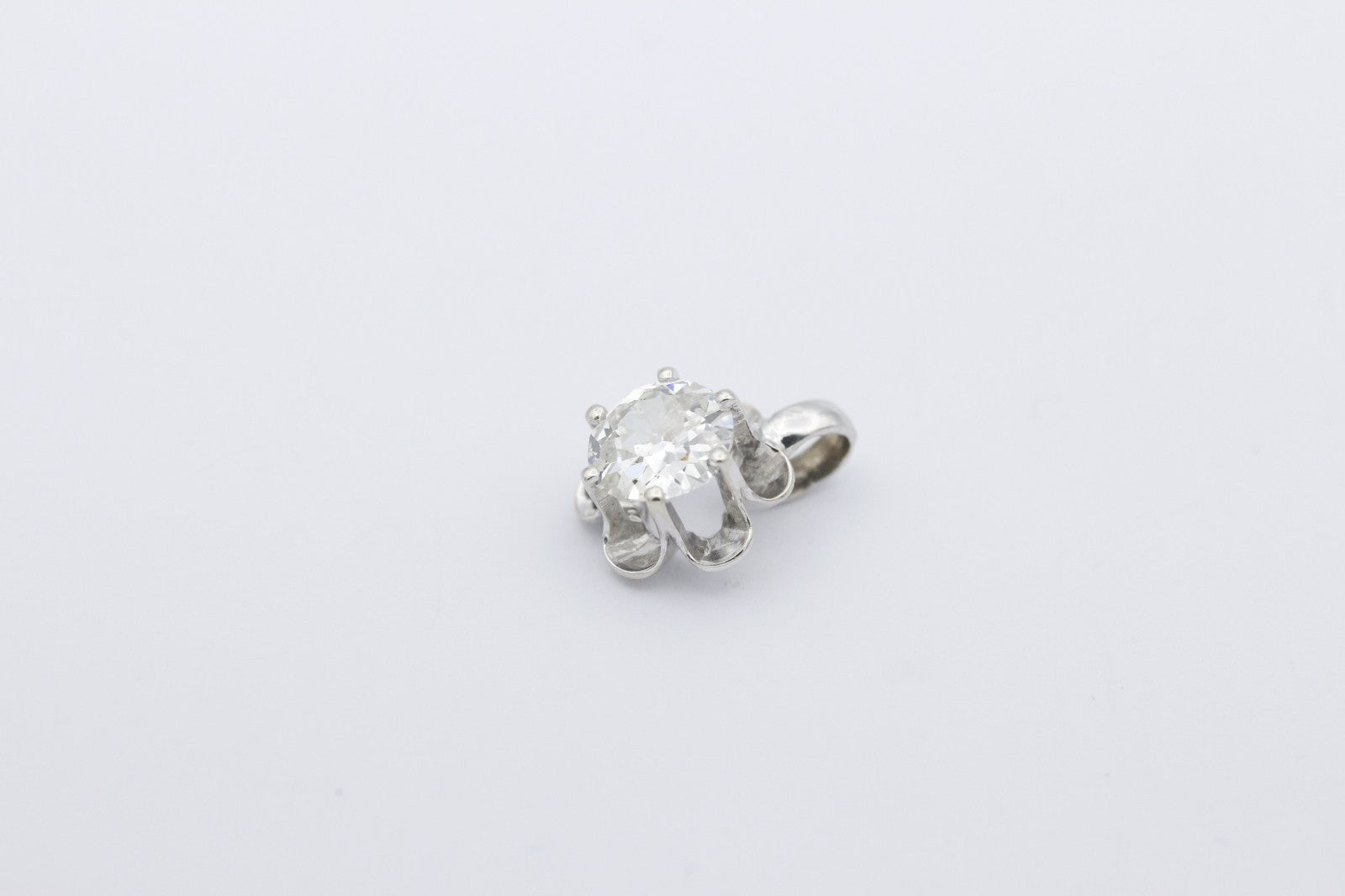 Eleganter Weißgold 585 / 14k Anhänger mit ein Altschliff-Diamant ca. 1,20 ct.