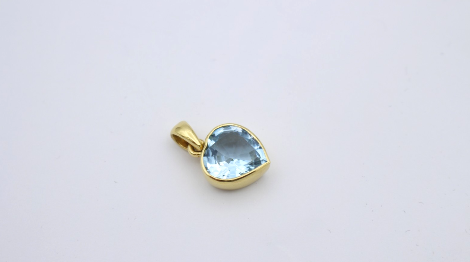 Wunderschöner Massiver 750 Gold Anhänger mit Aquamarin Herz | 18 Karat Echtgold
