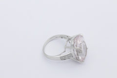 Außergewöhnlicher Damen Ring aus 375 / 9k Weißgold mit Edelstein & Diamanten
