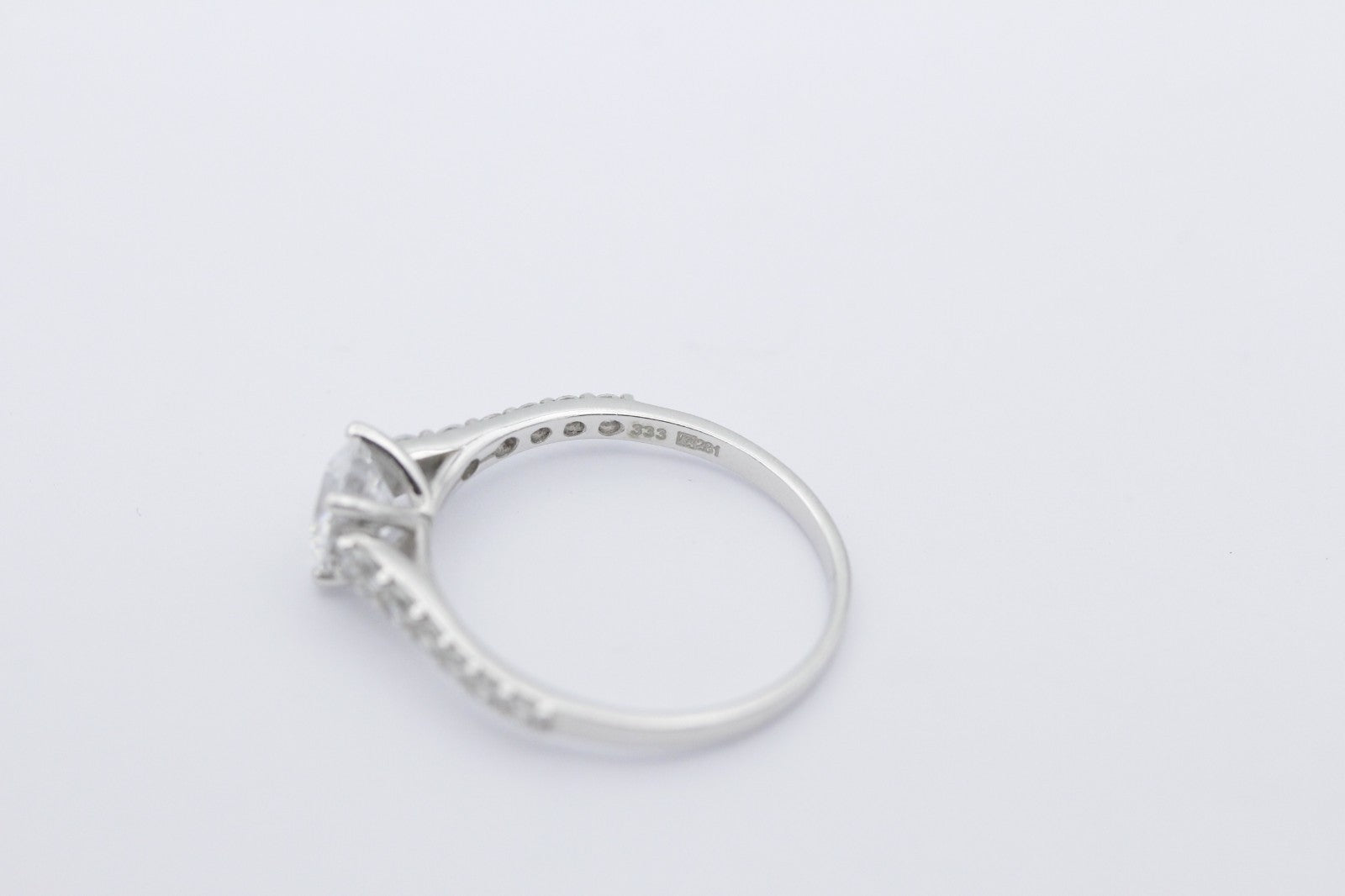 Traumhafter Damen Ring aus 333 / 8k Weißgold mit funkelnde Zirkonia | Gr. 54