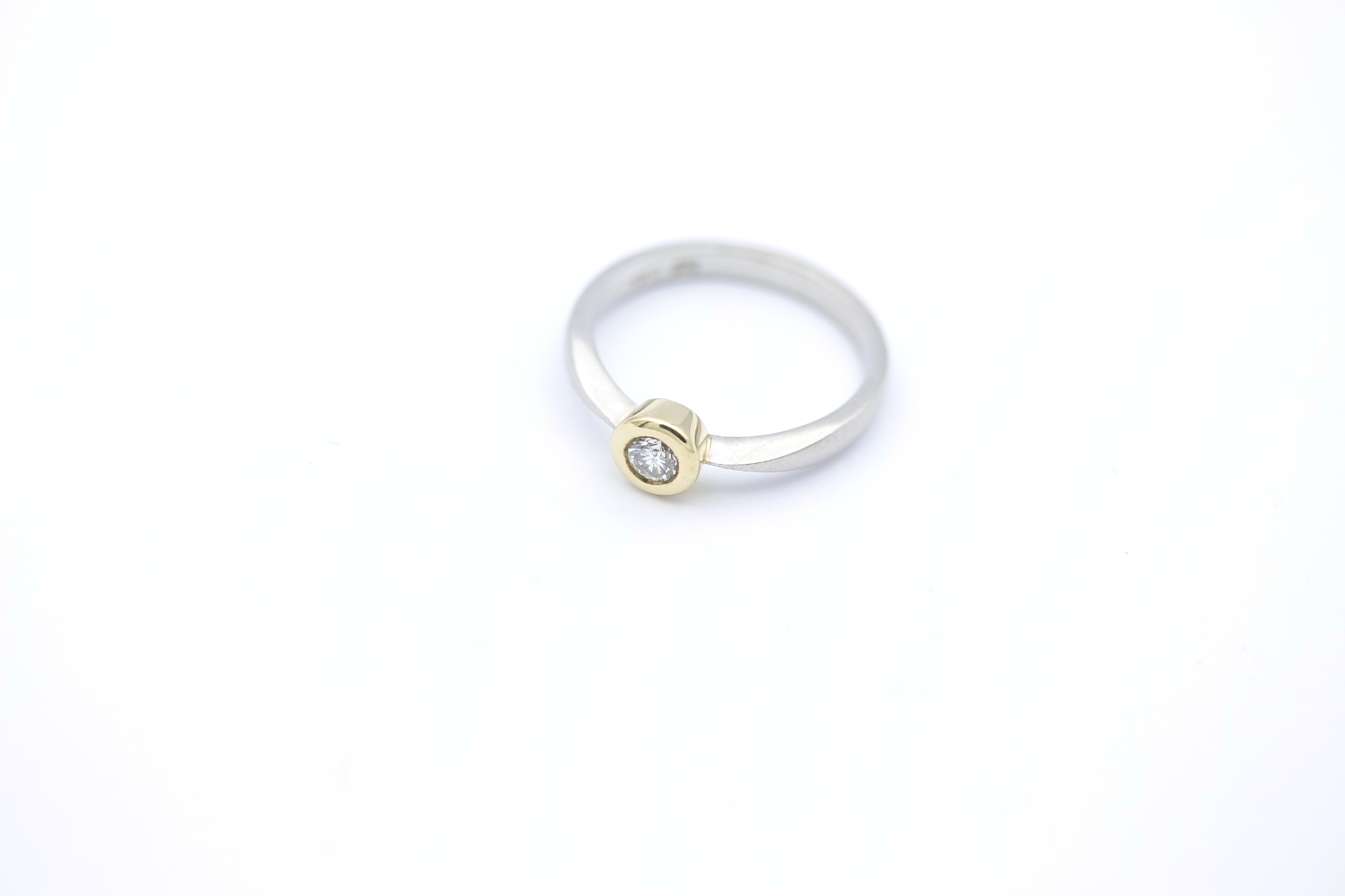 Hochwertiger Brillant Solitär Ring 585 14K Gold Bicolor 0,17 ct. Verlobungsring