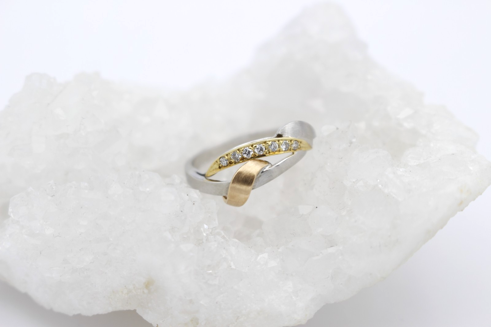 Moderner Designer Ring 585 Gold Bicolor | 14k Weißgold Gelbgold mit Diamanten