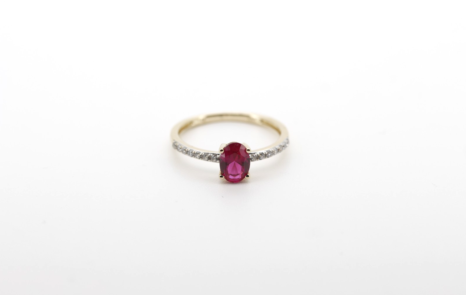 Schöner 585er 14K Goldring mit ovalem Rubin und Zirkonia Edelsteine Gr. 54