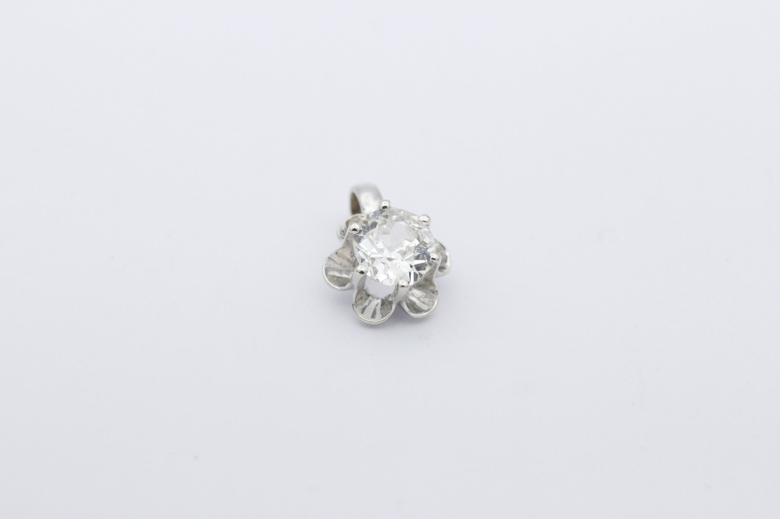 Eleganter Weißgold 585 / 14k Anhänger mit ein Altschliff-Diamant ca. 1,20 ct.