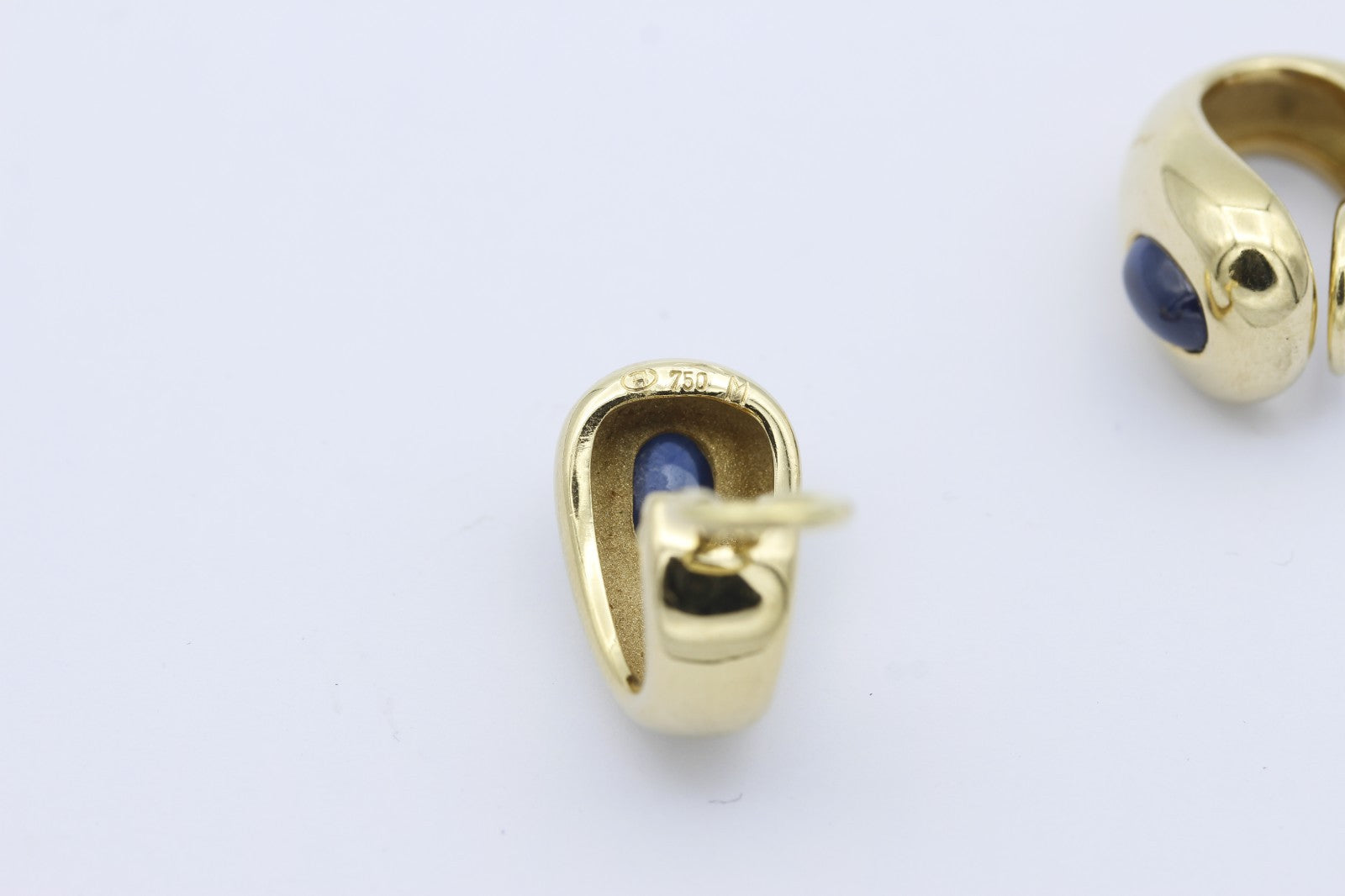 750 Gold Ohrringe mit blauen Edelsteinen – 18K Gelbgold Saphir Cabochon Ohrclips