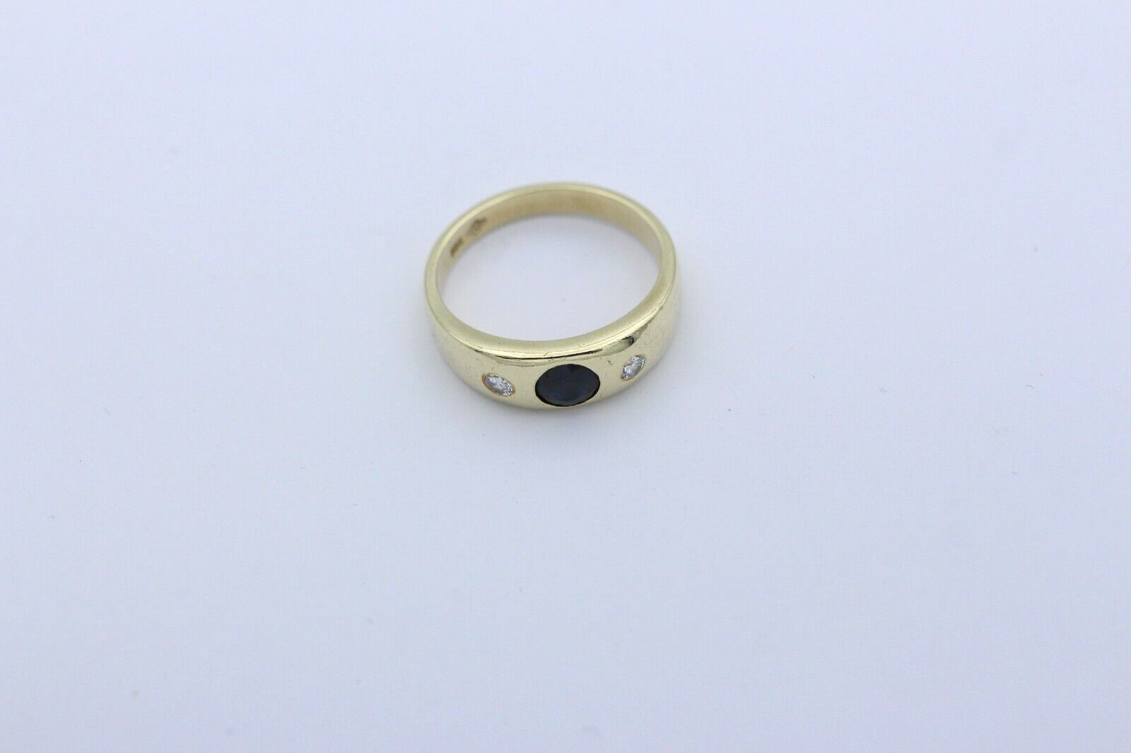 Schöner Gold Ring aus 585 / 14K Gelbgold mit ein Saphir & Diamanten | Gr. 53