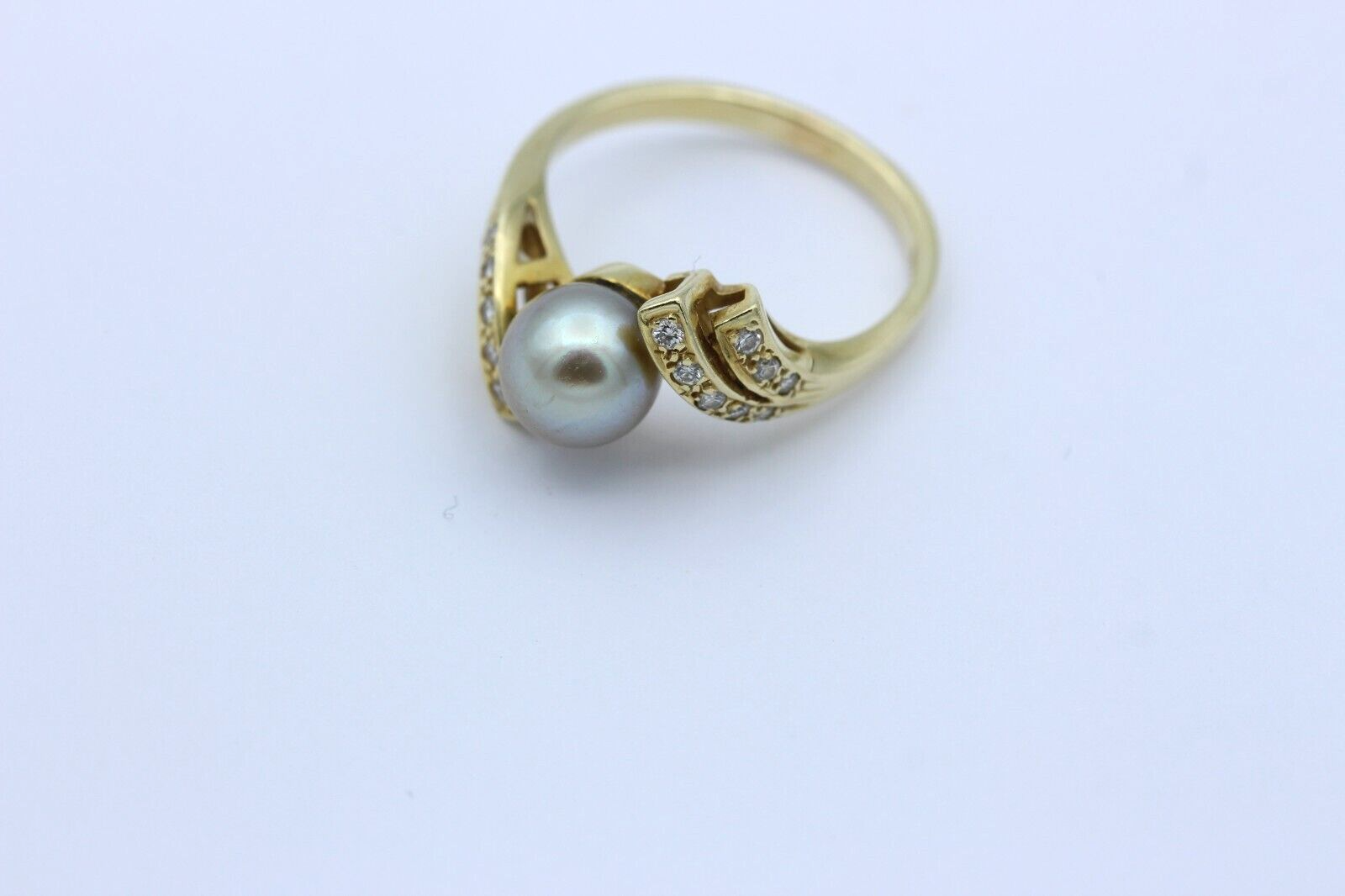 Außergewöhnlicher Damen Ring aus 585 / 14k Gelbgold mit Perle & Diamanten