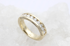 Christ 585 Gold Ring mit Diamanten 14K Gelbgold edles Design Brillantring massiv