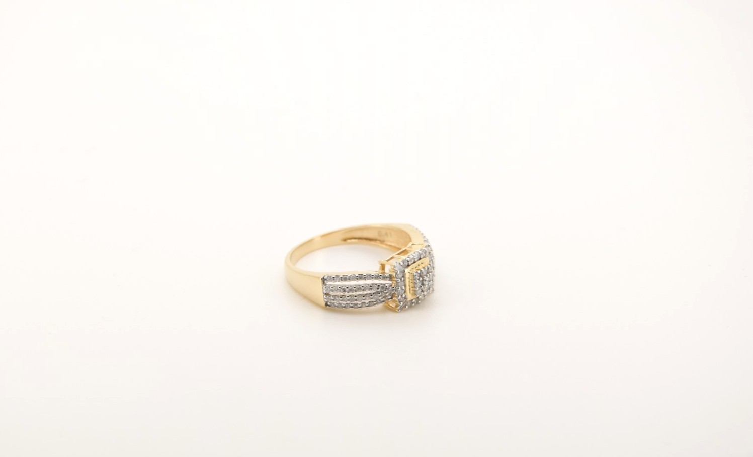 Diamantring 14 Karat Gelbgold | Geometrisches Design | Pavé-Besatz | 0,41 ct.