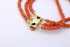 Wunderschöner Damen Korallen Armband 3 reihig Korallen-Kugeln 585 / 14K Gelbgold