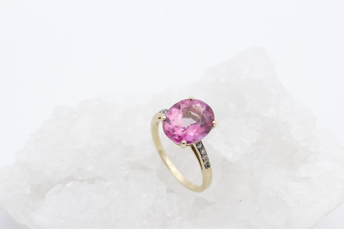 Juwelen Damen Ring aus 375 / 9k Gelbgold mit ein Lila Edelstein & Diamanten