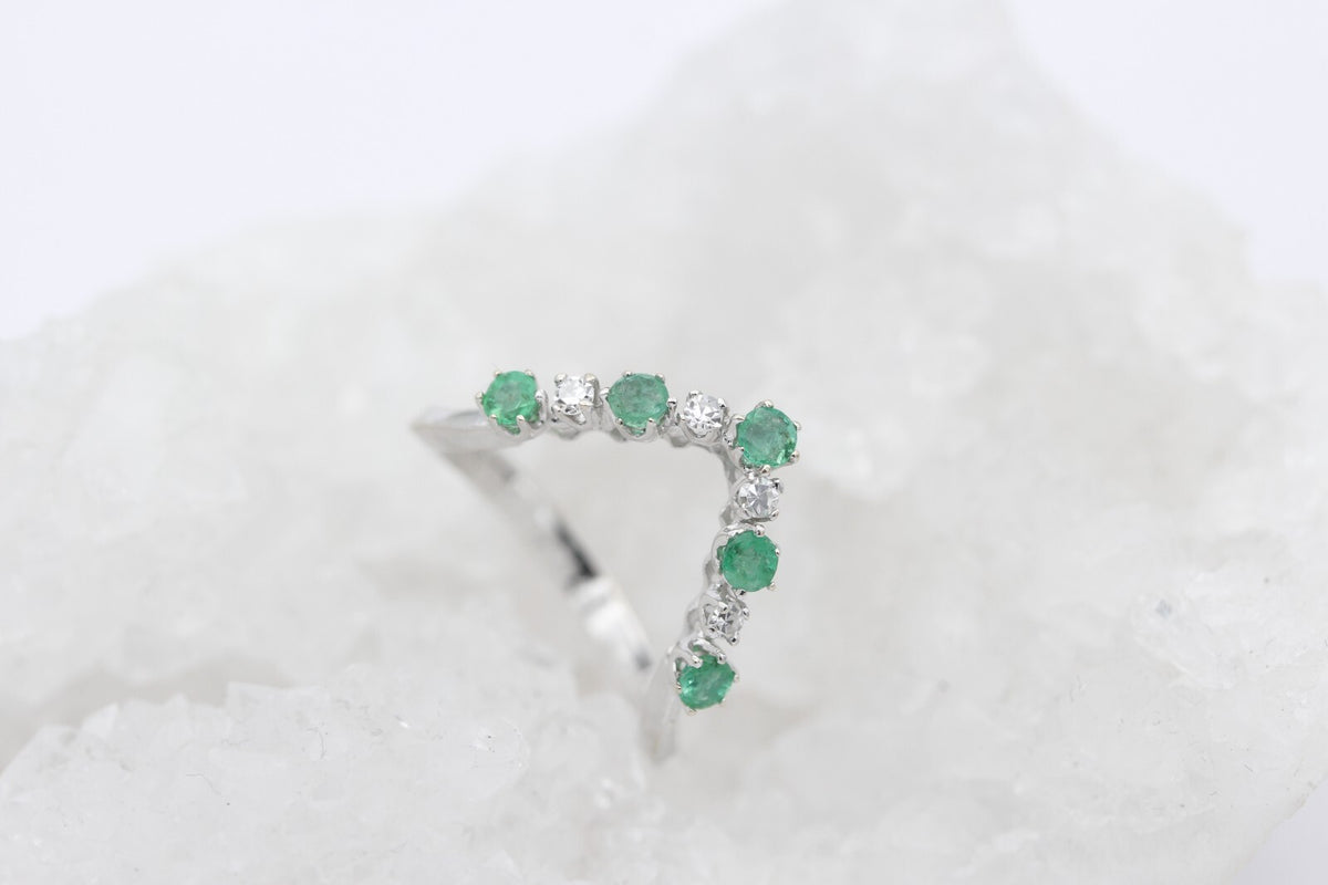 Traumhafter Damen Ring aus 750er Weißgold mit Smaragden & Diamanten | Gr. 50