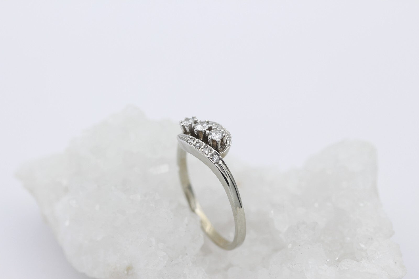 Wunderschöner Damen Ring aus 585/14k Weißgold mit Diamanten ca. 0,35ct. | Gr. 67