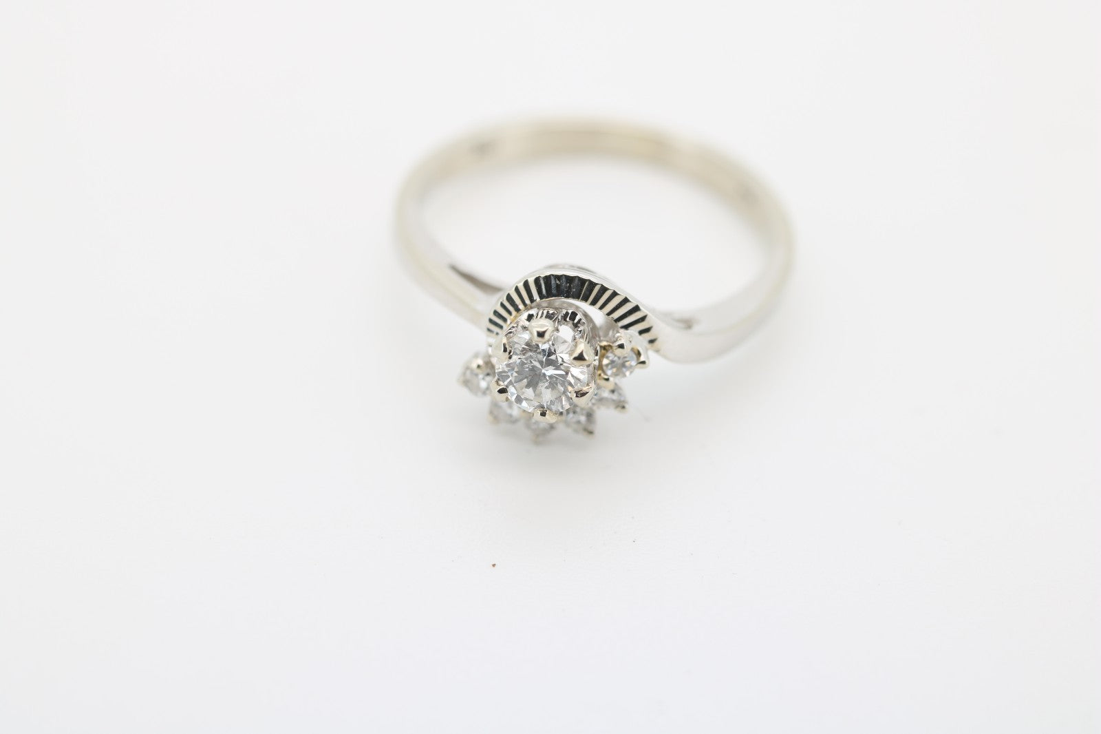 Brillantring 750er Weißgold 18k | Eleganter Damenring mit Diamanten | Gr. 52
