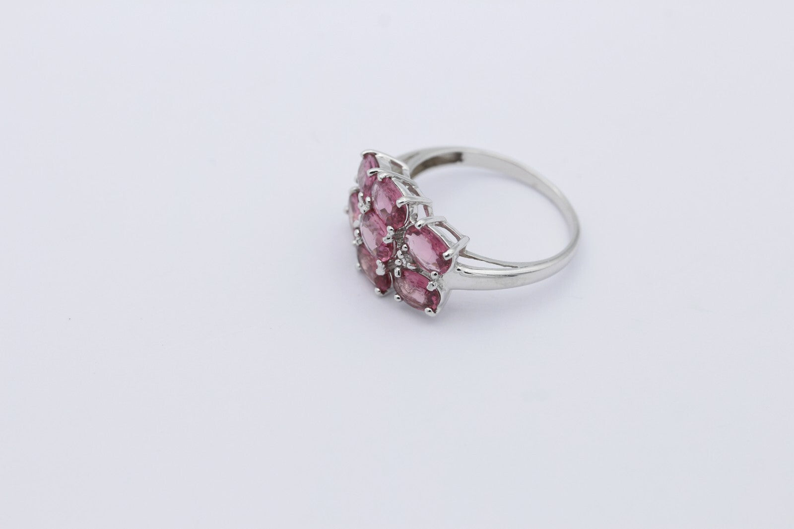 Schöner Damen Ring aus 375/9k Weißgold mit echte Edelsteine & Diamanten