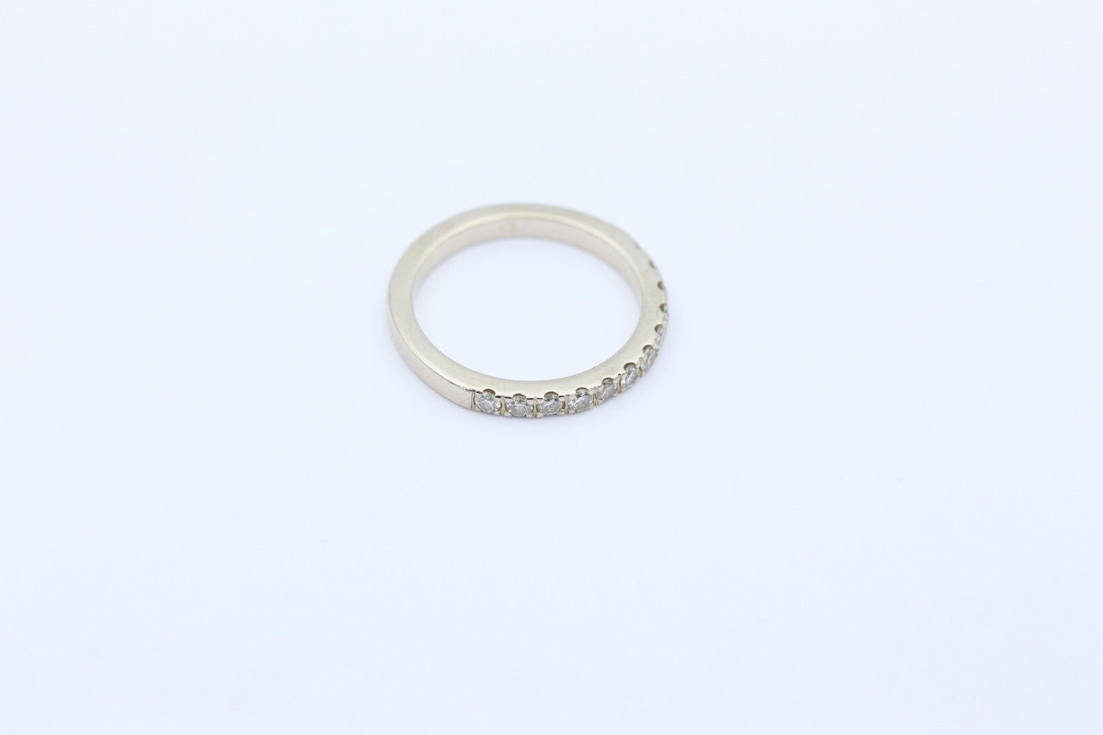 Zarter Diamant Damen Ring Halb Memory aus 585 / 14K Weißgold mit 12 Brillanten