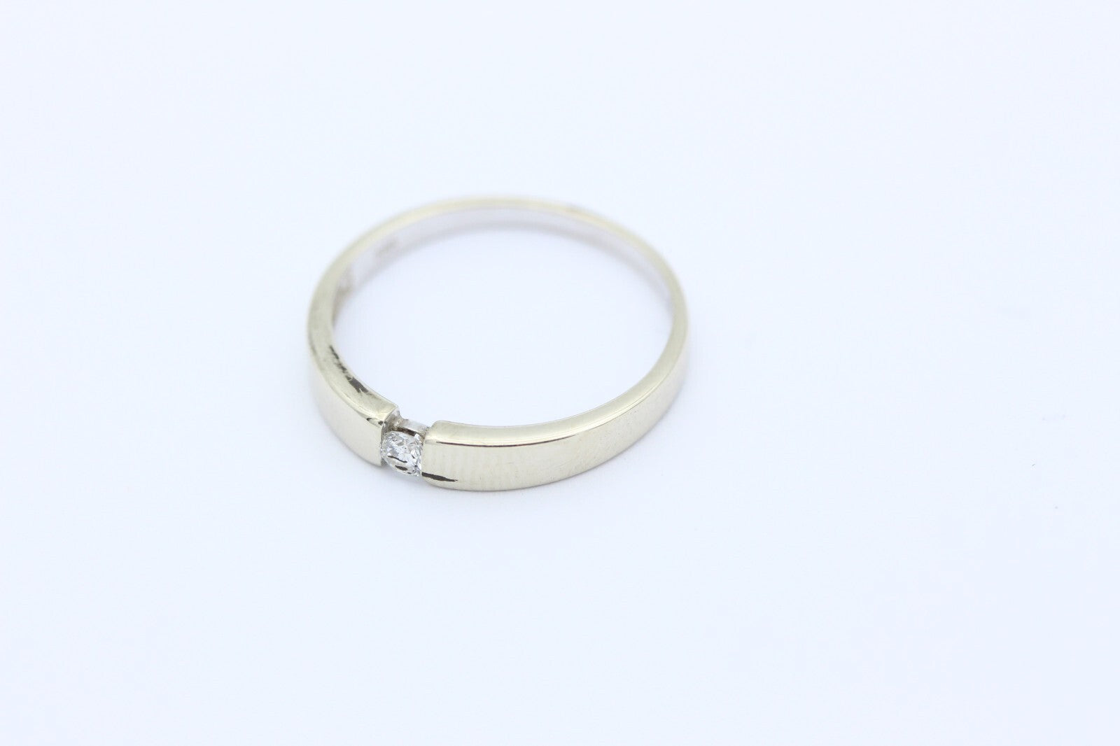 Schöner Solitär Damen Spannring aus 585 / 14K Weißgold mit ein Diamant 0,08 ct.