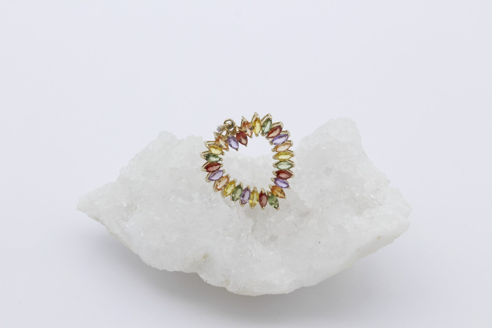 Außergewöhnlicher Juwelen Anhänger aus 375/9k Gold Bunte Edelsteine & Diamanten