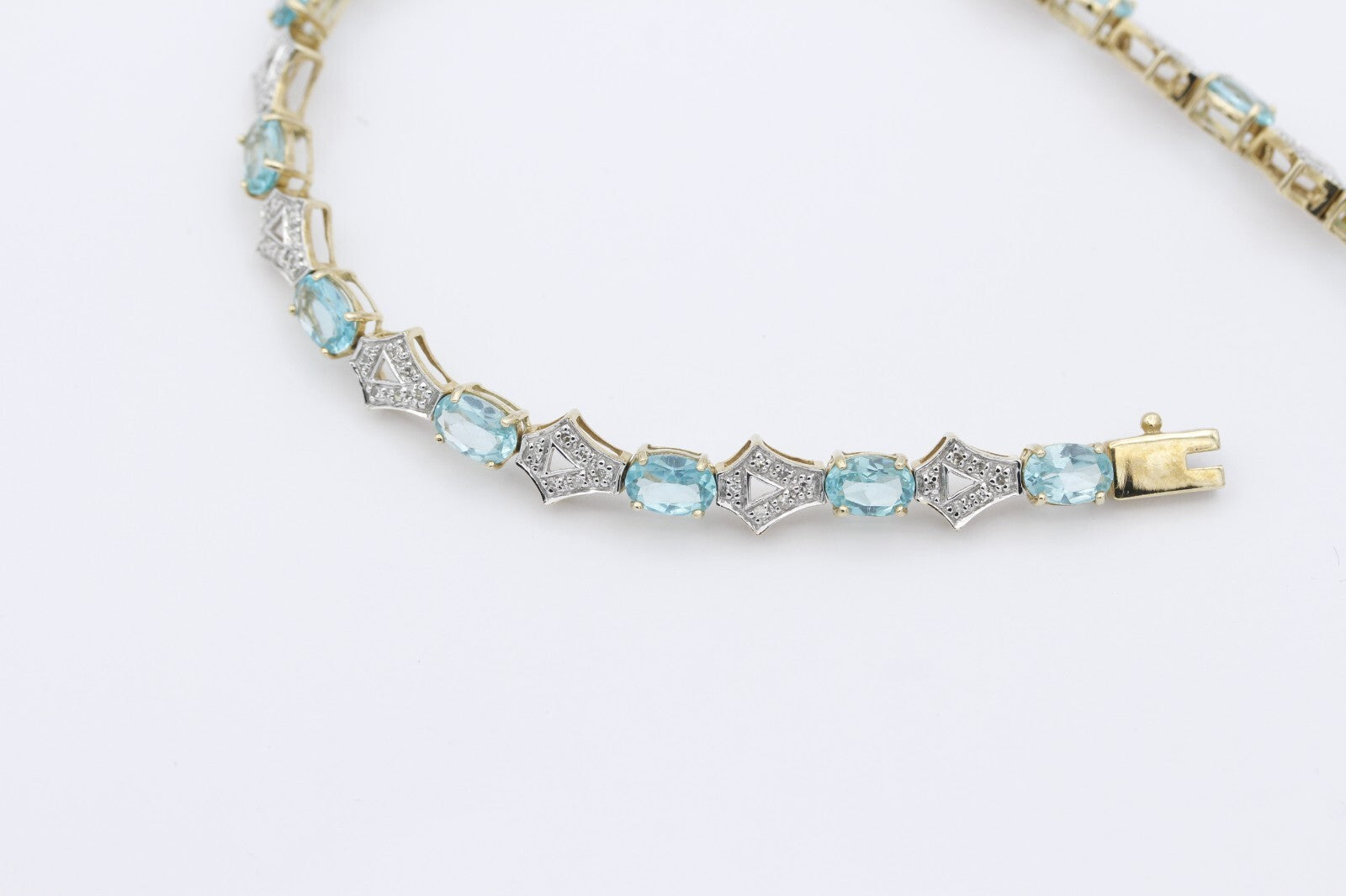 Wunderschöner Juwelen Armband aus 375 / 9k Gelbgold mit Edelsteine & Diamanten