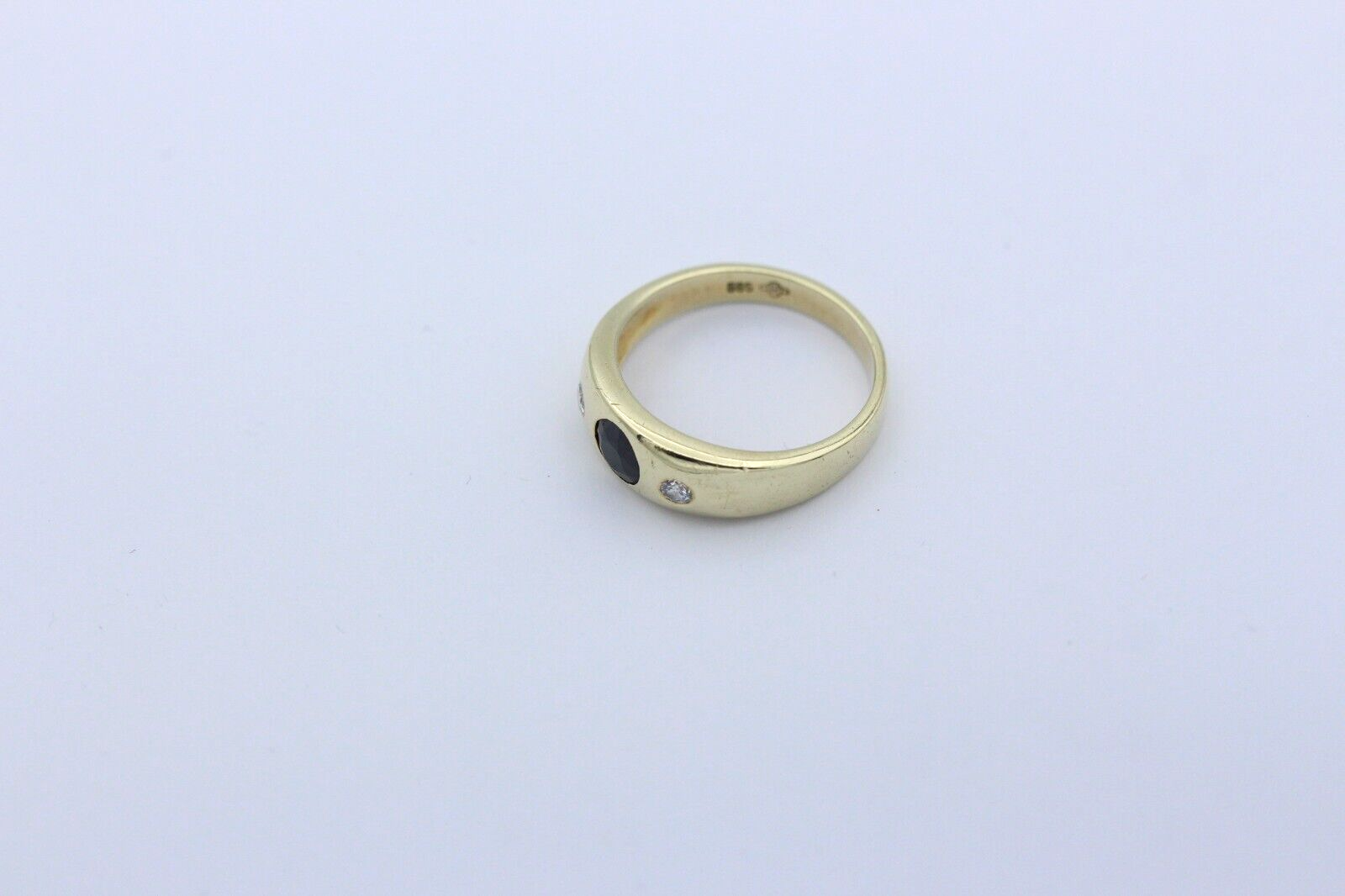 Schöner Gold Ring aus 585 / 14K Gelbgold mit ein Saphir & Diamanten | Gr. 53