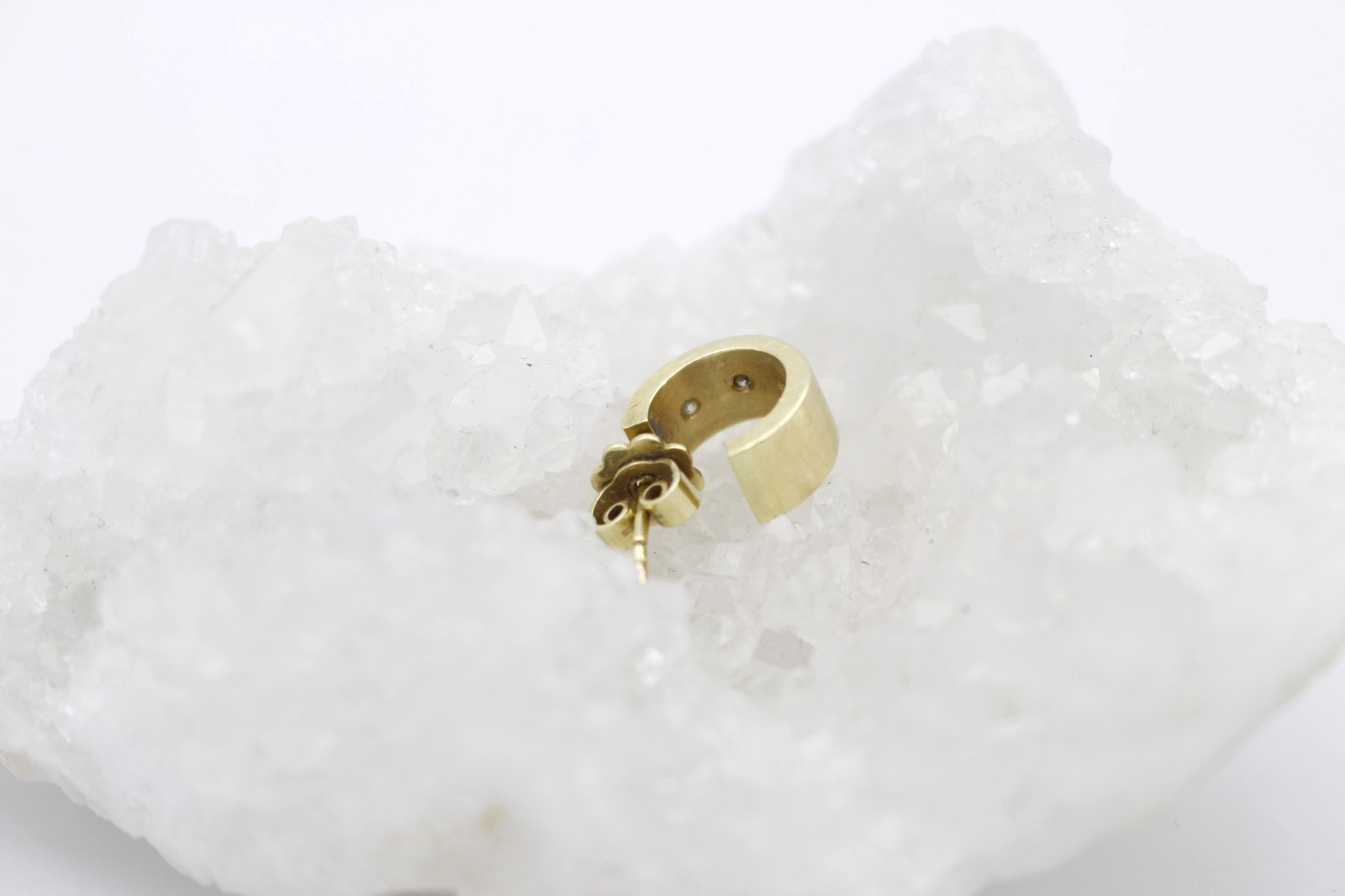 Einzelner massiver Ohrstecker 585 Gold mit Brillanten | 14K Creole Unisex