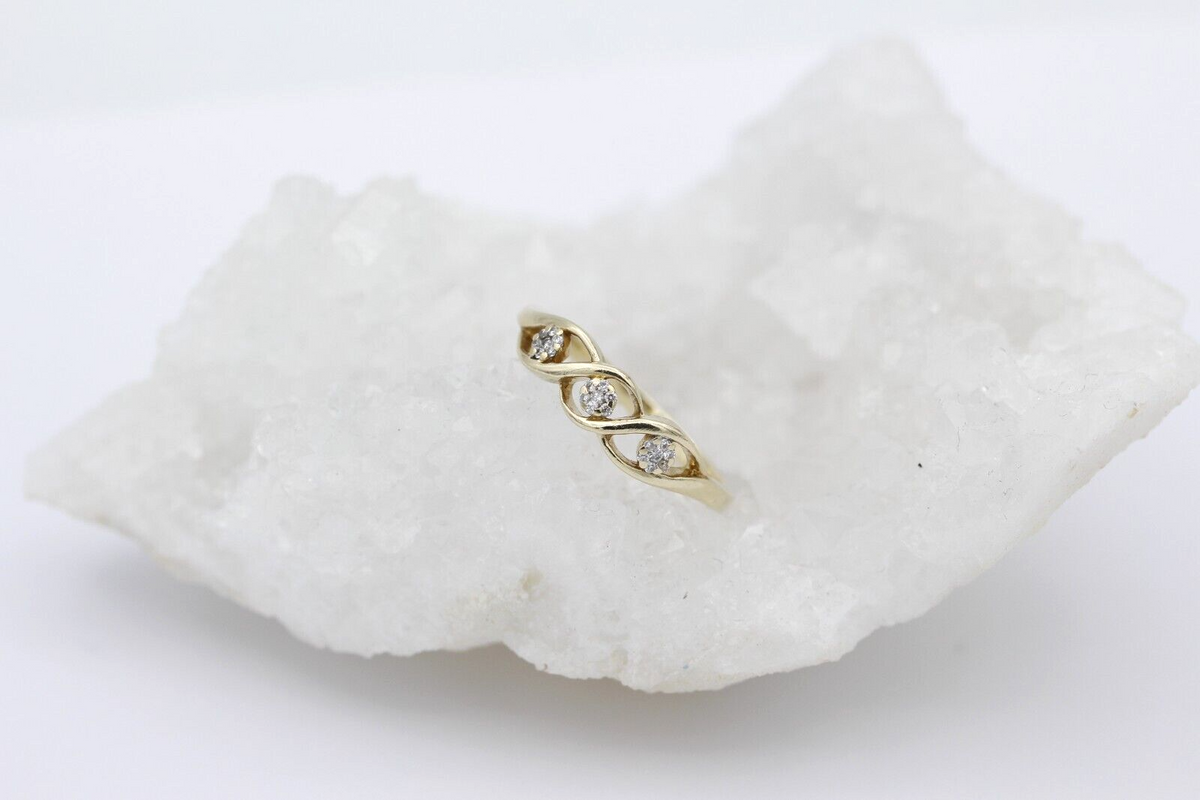 Zarter Damen Ring aus 585er Gelbgold mit Diamanten | Gr. 54