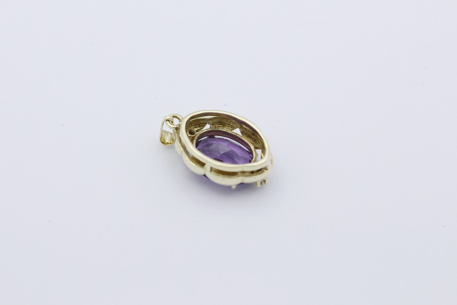 Wunderschöner Anhänger aus 585/14k Gelbgold mit 1 Amethyst & 2 Diamanten