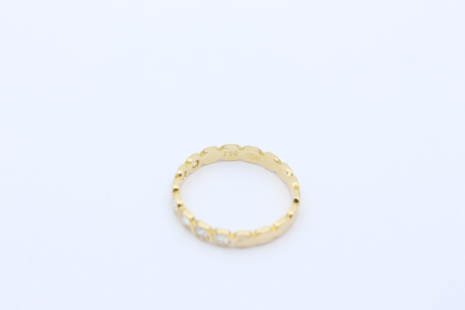 Wunderschöner Damen Ring Halb Memory aus 750 / 18K Gelbgold mit Brillanten