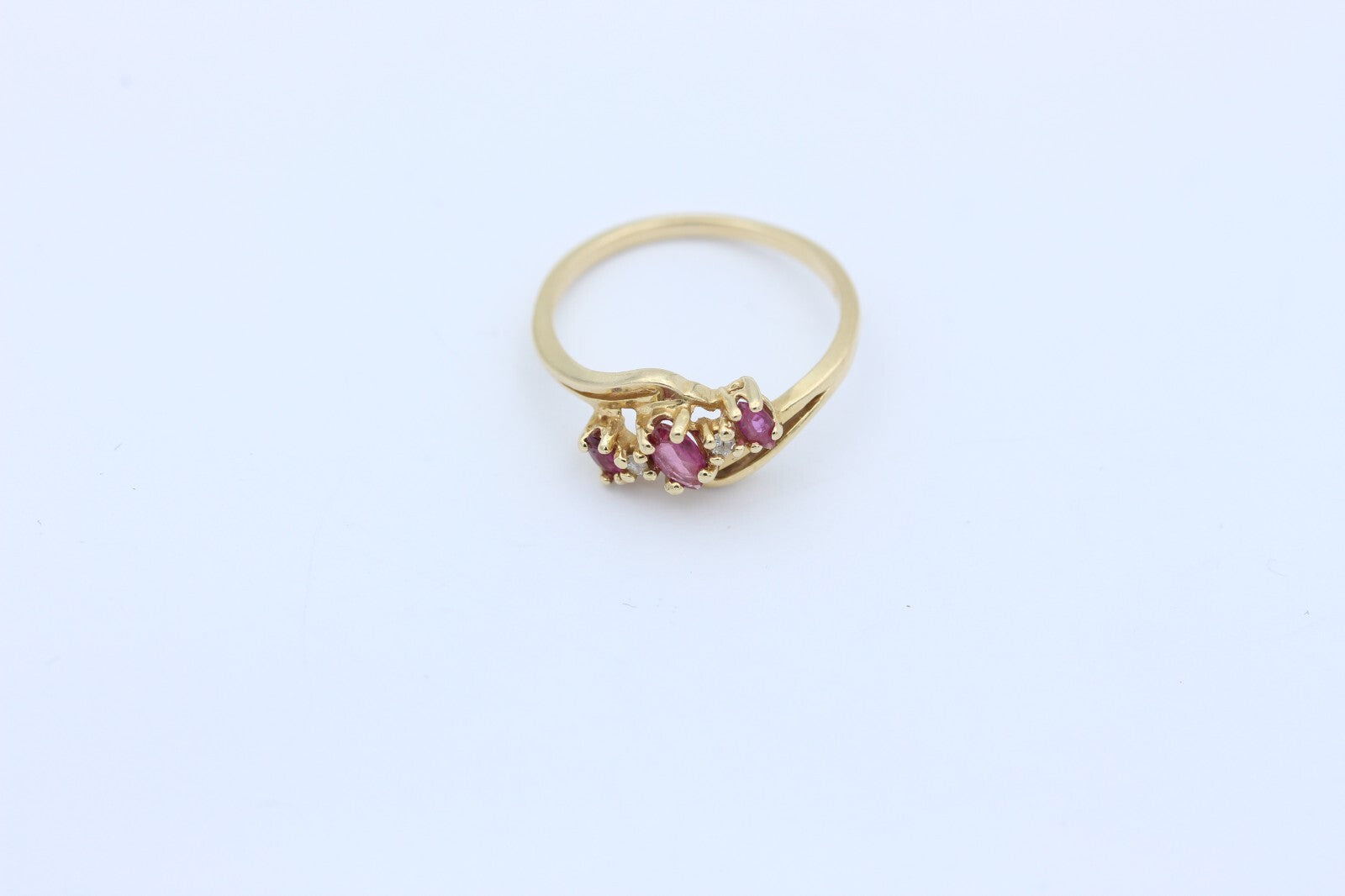 Juwelen Damen Ring aus 585 / 14k Gelbgold mit Rubin & Diamanten | Gr. 52