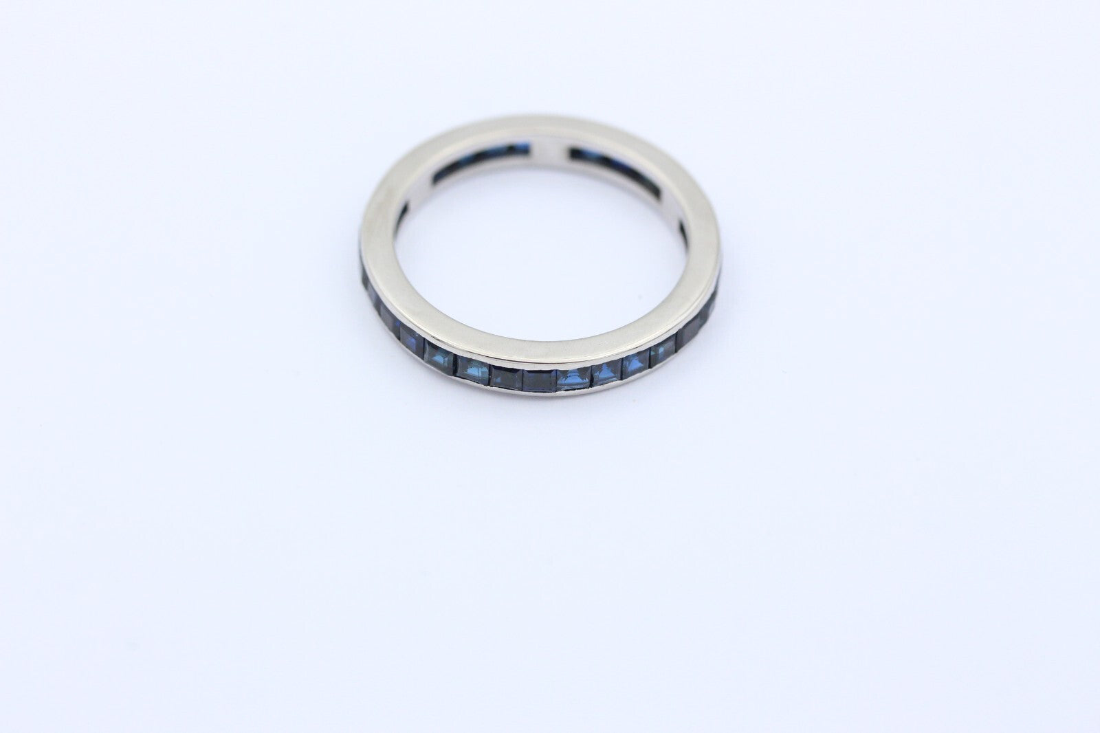 Traumhafter Weißgold Memory Saphir Ring aus 585 / 14K mit Saphiren | Gr. 64