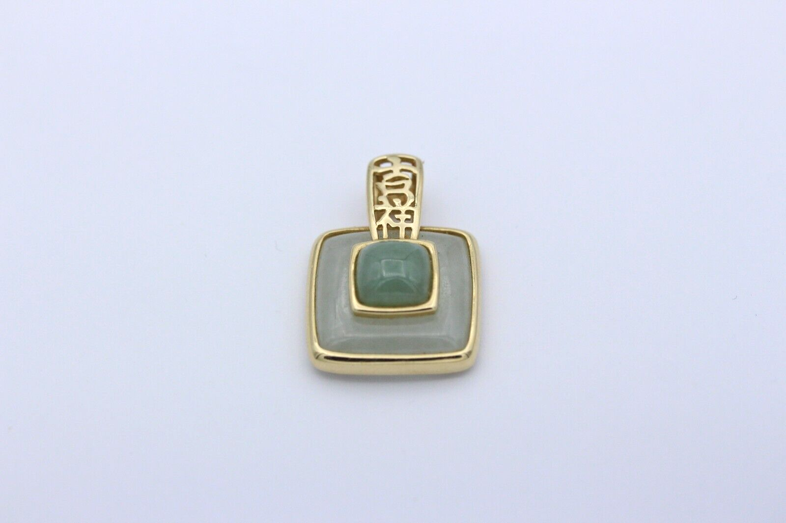 Außergewöhnlicher Anhänger aus 585 / 14K Gelbgold mit Jade und Mondstein