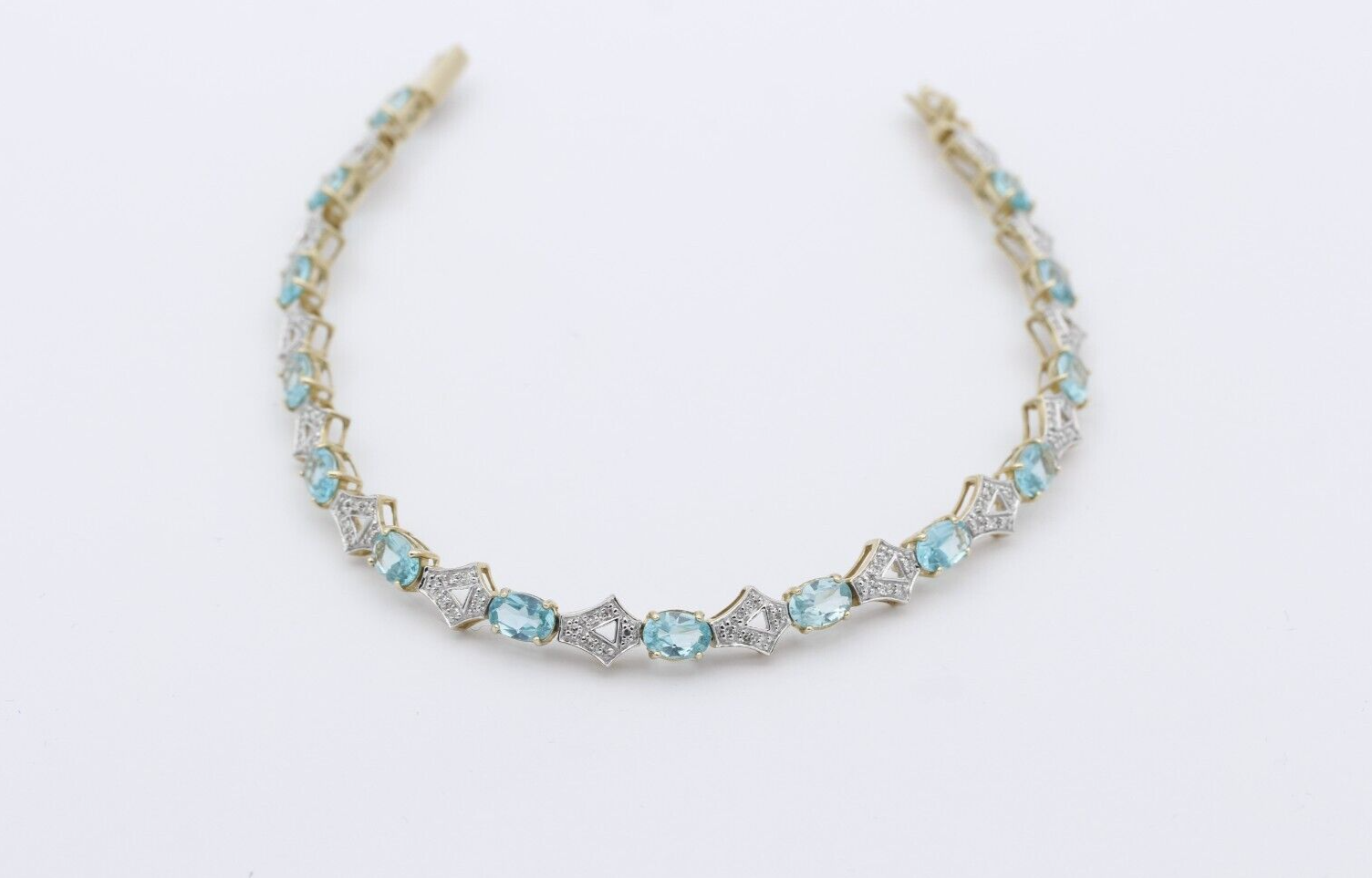 Wunderschöner Juwelen Armband aus 375 / 9k Gelbgold mit Edelsteine & Diamanten