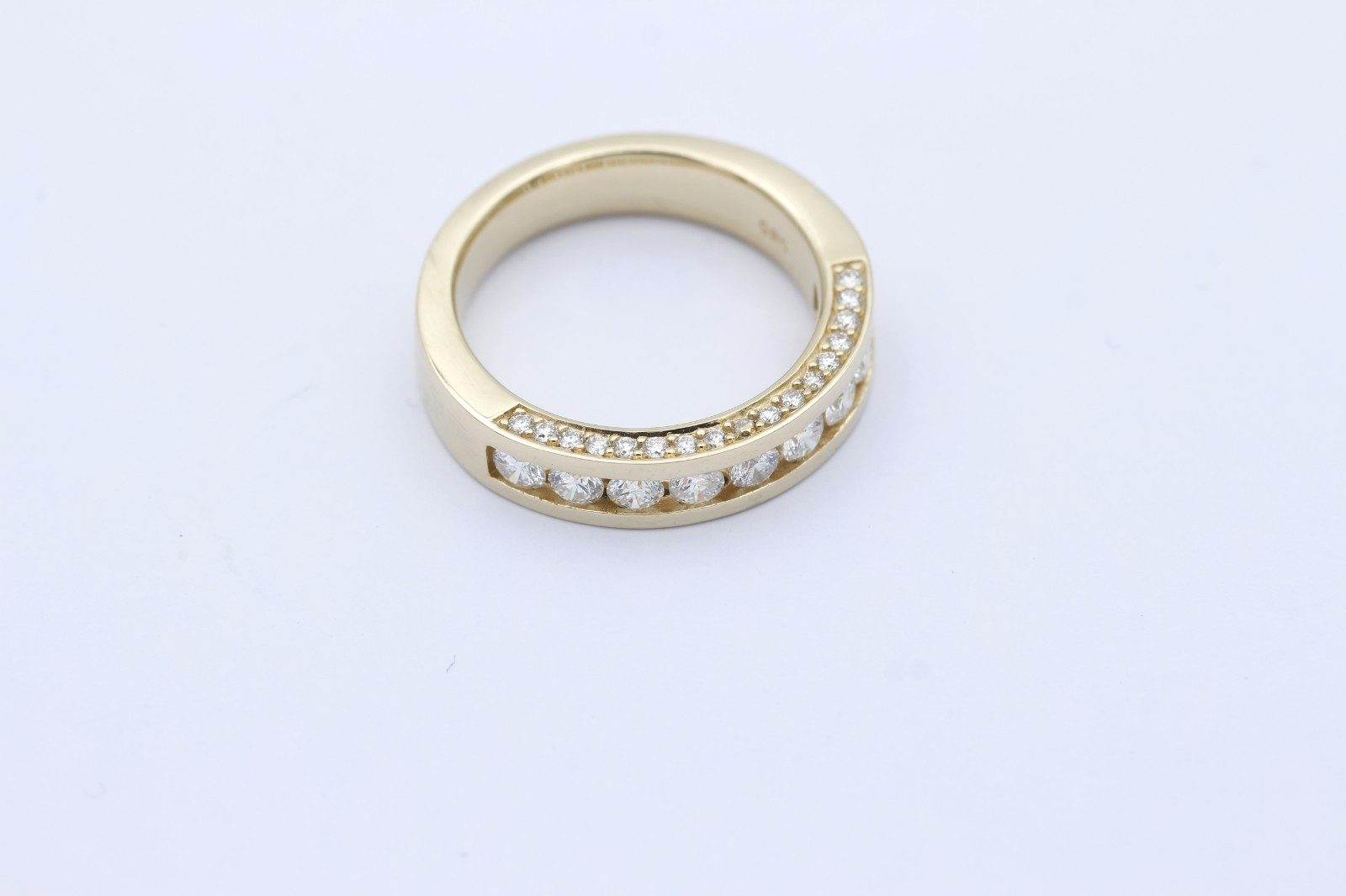 Christ 585 Gold Ring mit Diamanten 14K Gelbgold edles Design Brillantring massiv