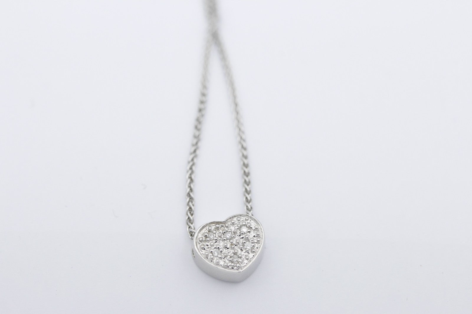 Zarte Damen Halskette mit Herz Anhänger aus 585 / 14k Weißgold mit Diamanten