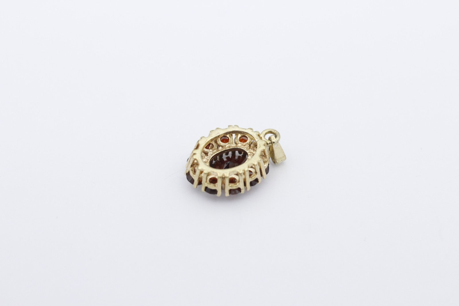 Wunderschöner Damen Anhänger aus 333 / 8k Gelbgold mit Granat Edelsteine