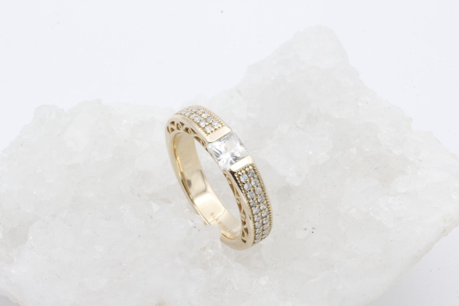 Glamira 585 / 14K Gelbgold Damenring Princess Cut Zirkonia & Diamanten Gr. 57