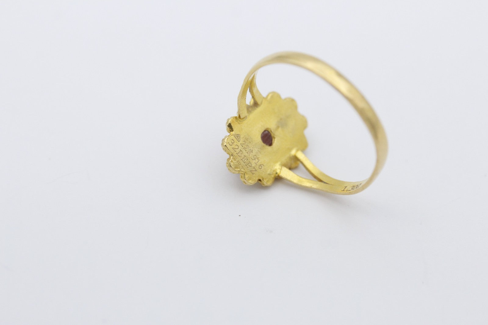 Korallen Damen Ring aus 916 / 22k Gelbgold mit eine Koralle | Gr. 56