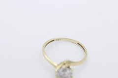 Wunderschöner Solitär Damen Ring aus 585 / 14k Gelbgold mit ein Zirkonia