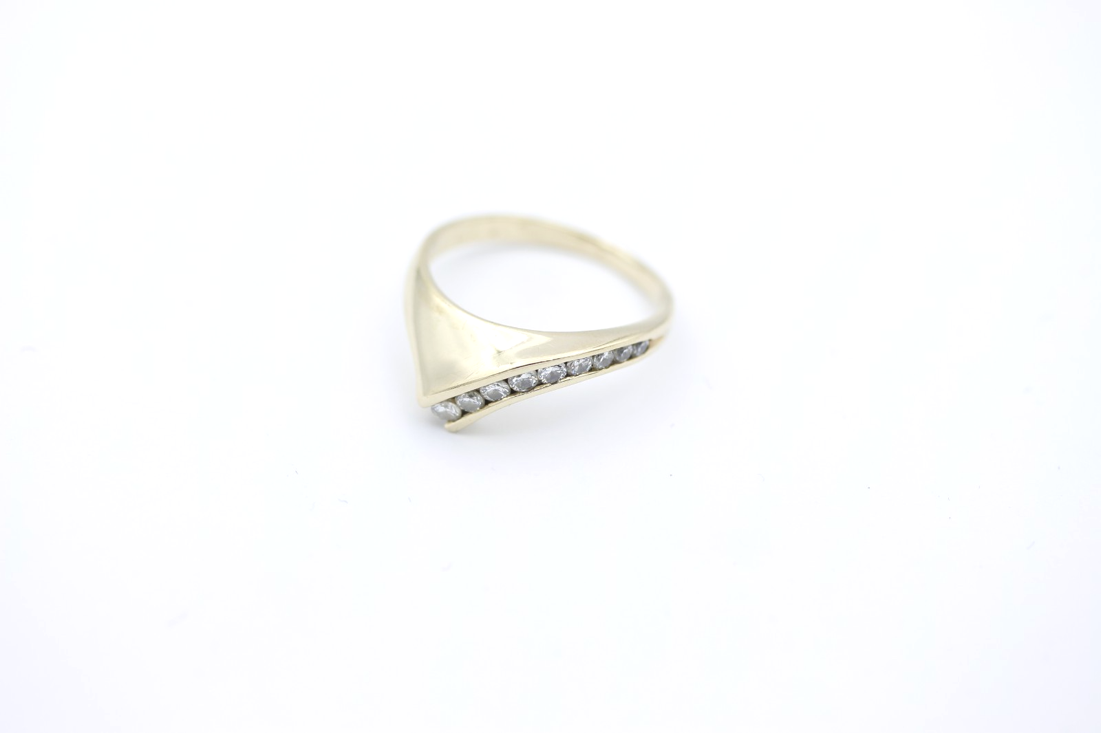 Moderner Damen V-Ring / Chevron Ring 585 / 14K Gelbgold mit 9 Brillanten Gr. 56