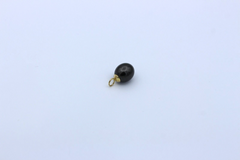 Schöner Anhänger aus 333 / 8k Gelbgold mit eine schwarze Perle