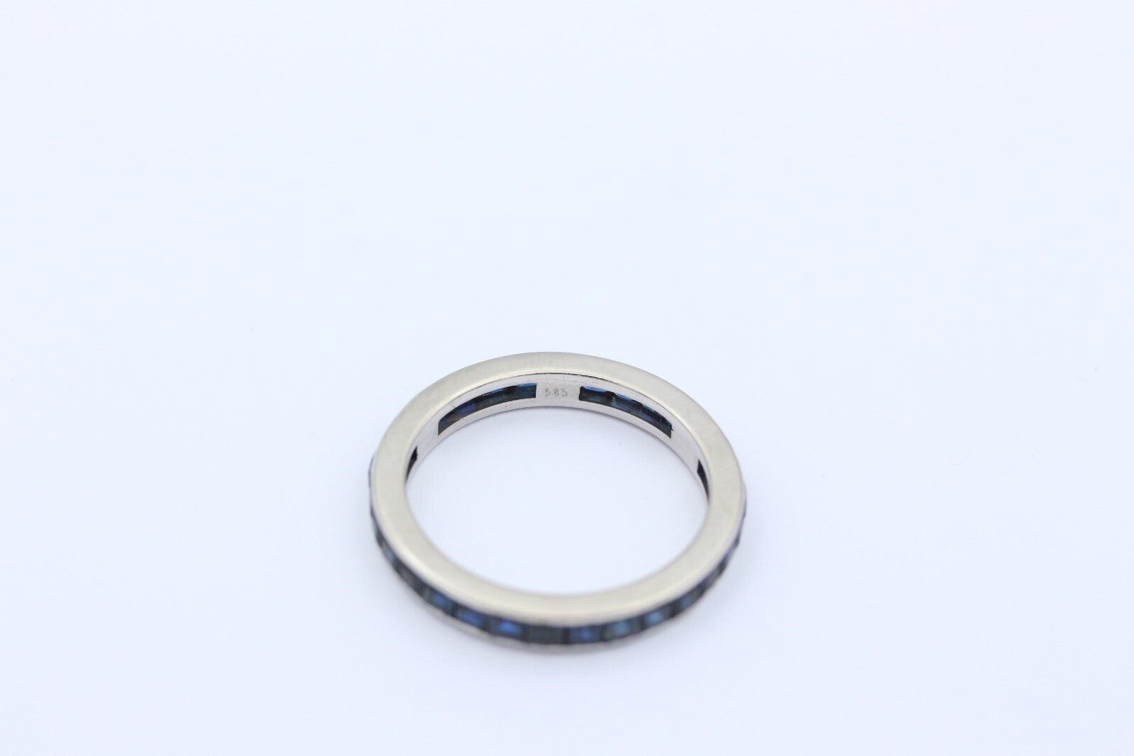 Traumhafter Weißgold Memory Saphir Ring aus 585 / 14K mit Saphiren | Gr. 64