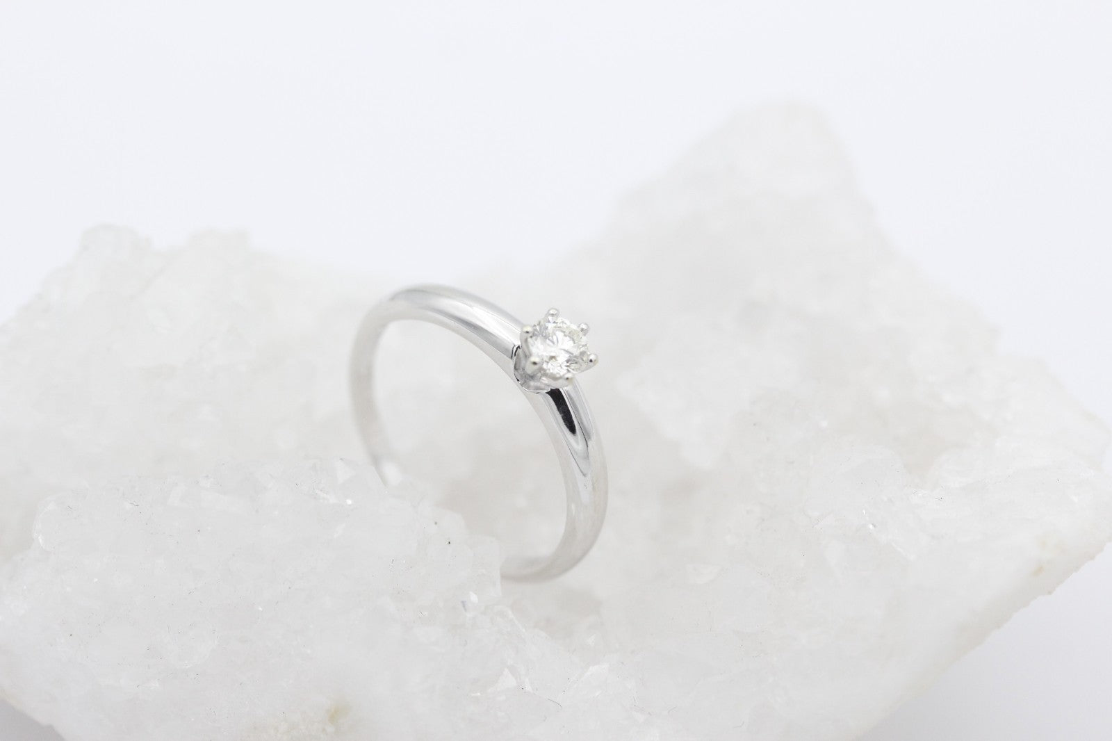 Schöner Christ Solitär Damen Ring 585 / 14k Weißgold mit ein Brillant 0,25 ct.