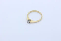 Zarter Solitär Ring aus 585 / 14K Gelbgold mit ein Diamant 0,14 ct. | Gr. 53