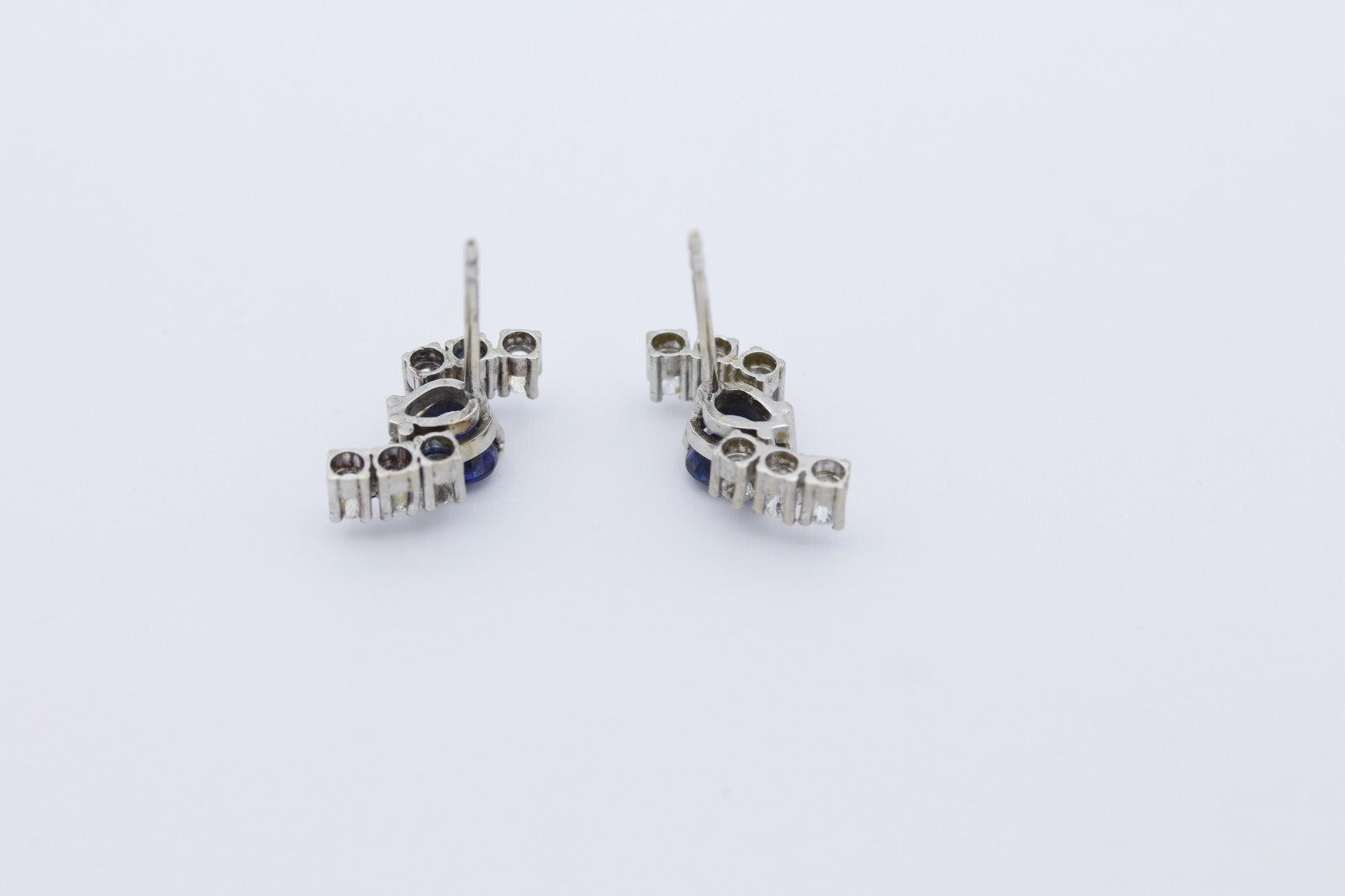 Traumhafte Damen Ohrstecker Ohrschmuck aus 585 Weißgold mit Saphir & Diamanten