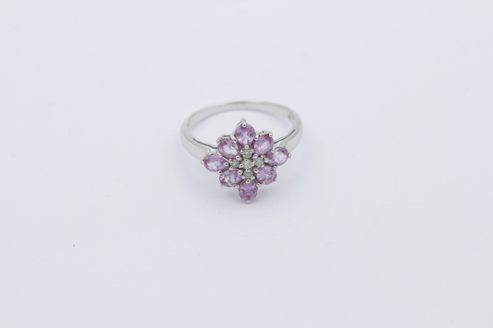 Schöner Damen Ring aus 375/9k Weißgold mit echte Edelsteine & Diamanten